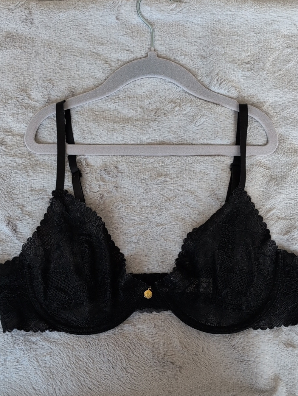2/$50💜Adrienne Vittadini Black Lace Underwire Bra with Gold Charm